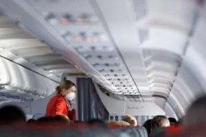 Hosteslerin Uçuş Esnasındaki Görevleri Nelerdir?