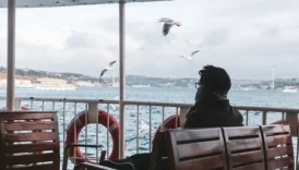 Hosteslerin Uzun Uçuşlarda Yaşadığı Fiziksel Zorluklar
