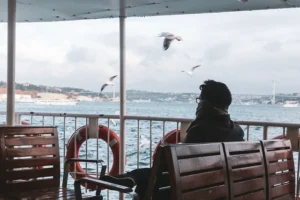 Hosteslerin Uzun Uçuşlarda Yaşadığı Fiziksel Zorluklar