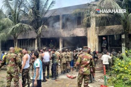 bangladeste askeri egitim ucagi okula dustu 18 kisi hayatini kaybetti U3HvAxhk