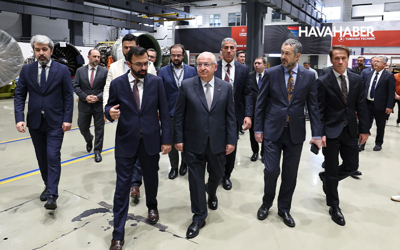 milli savunma bakani yasar guler turkish technici ziyaret etti ahmet bolattan aciklama 9yijs3D8