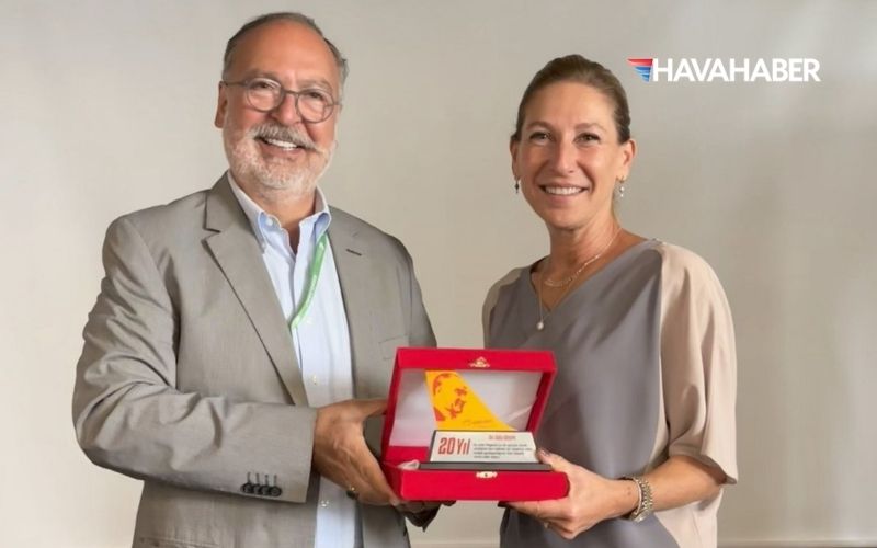 pegasustan ceo guliz ozturke 20 yil surprizi rTe8gNFc