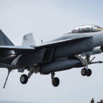 abd donanmasina ait savas ucagi okyanusa dustu pilot kurtarildi REVKclXP