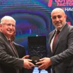 ajete kristal ayaklar odulu 5PadmUWb