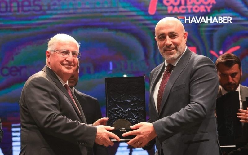 ajete kristal ayaklar odulu 5PadmUWb
