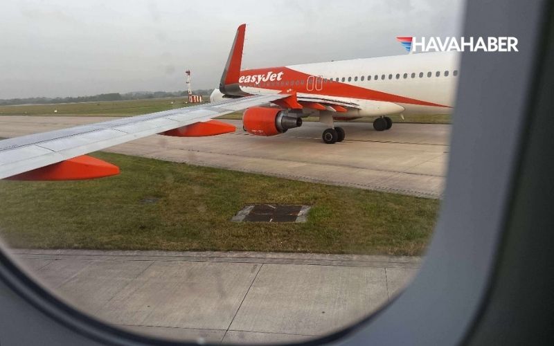 manchester havalimaninda iki easyjet ucagi carpisti operasyonlar durduruldu 64PYWz8e