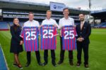sunexpress premier lig takimi crystal palacea sponsor oldu ggyOXiEW
