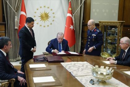 yas kararlari aciklandi hava kuvvetleri komutani orgeneral ziya cemal kadioglunun gorev suresi uzatildi tLYtuwNJ