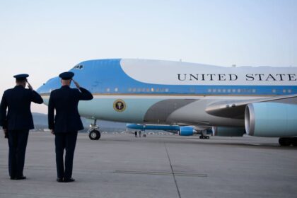 air force one ile spirit ucagi long island semalarinda karsi karsiya mi geldi WSfNSmQk