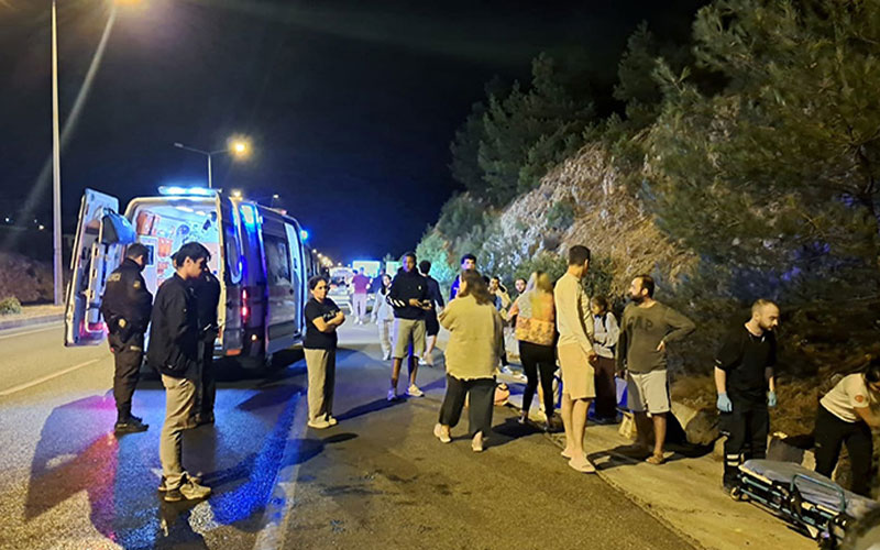 havalimani yolcu tasimaciligi yapan otobus kaza yapti 5 yarali cd1qdHPS
