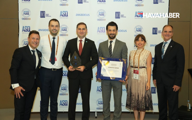 iga istanbul havalimanina uc odul birden SnySi5I1