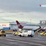 manchester havalimaninda kaza push back araci easyjet ucagina carpti FJnMuvDz