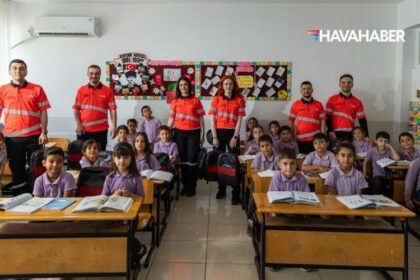 thy kullanim omru biten ucak koltugu kumaslarini okul cantasi ve kirtasiye malzemesine donusturdu QwPjuu31